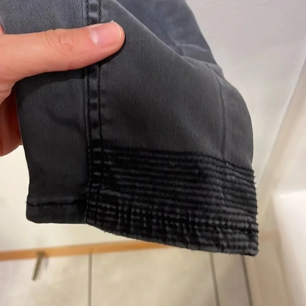 Blanknyc dark gray cargo woman’s jeans